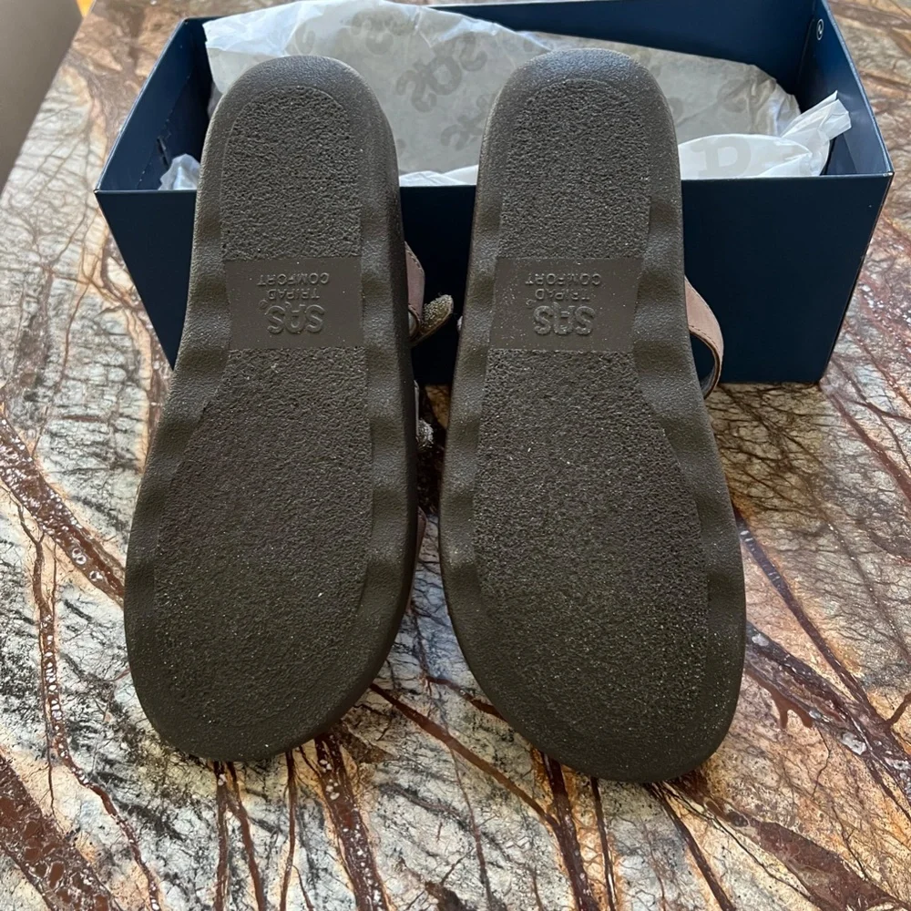 SAS Sandals size 9 - Picture 2 of 10